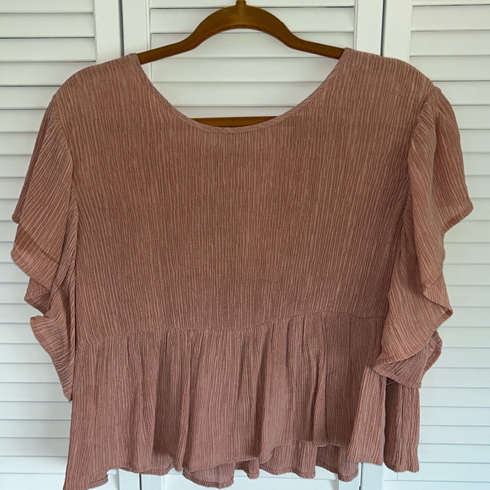 Cute flowy crop top